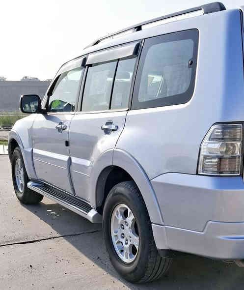 من رخصت مدير الكروب المحترم السلام عليكم باجيرو  ٢٠٠٨  وارد خليجي مكينه ٣٠٠٠ رقم بغداد السياره مكفوله بدون حادث بدون تبديل السياره جديده كلهه على وضع الشركه ناعمه بدون طسه نص فول ثلاث قطع تبريد سبعه راكب فور ويل مرايات شفط اشاره وترحيب كير مكينه مكفولات شرط مامفتوحات صدر أمامي وخلفي نضيف  السعر   (   ١٢٢  )  بيهه مجال للاتصال  ***********   مكان بغداد
