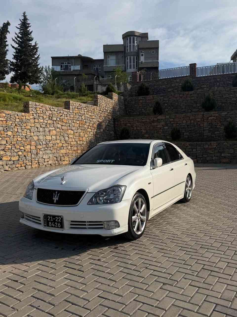 سەرەتا بە ناوی خوای گەورە 
شاهینە ٢٠٠٥ موسس 
مەکینە ١٨٢ بێ دوکەڵ 
بێ بۆیاخ بەس شوێن موسەکانی بۆیاخە                         سەقفی وەک شوشە وایە بۆیاخی ئێراق و ئەوروپای نیە
ماسەفات ٣ دوگمەی جڵدی ناو قەیسی 
 دەبڵی کراوە بە رۆیال زۆر نەرمە و مەجموعە سوکانی لێگززە
سەیارەکە کامل سپۆرت کراوە و جوانکاری بۆ کراوە
ویل دینگە بێ مەسروف کامل مەسروف کراوە
بیلاد سپۆرت سەیارەکە نموونەیە لە جوانی سەیارەی ماڵانە 
تەبرید و کارەبای و گێر و مەکینە و تەقە و رەقەی بەشەرت 
سعری ٧٣ مەجالێکی برایانە
 *********** حلبجة, السليمانية
