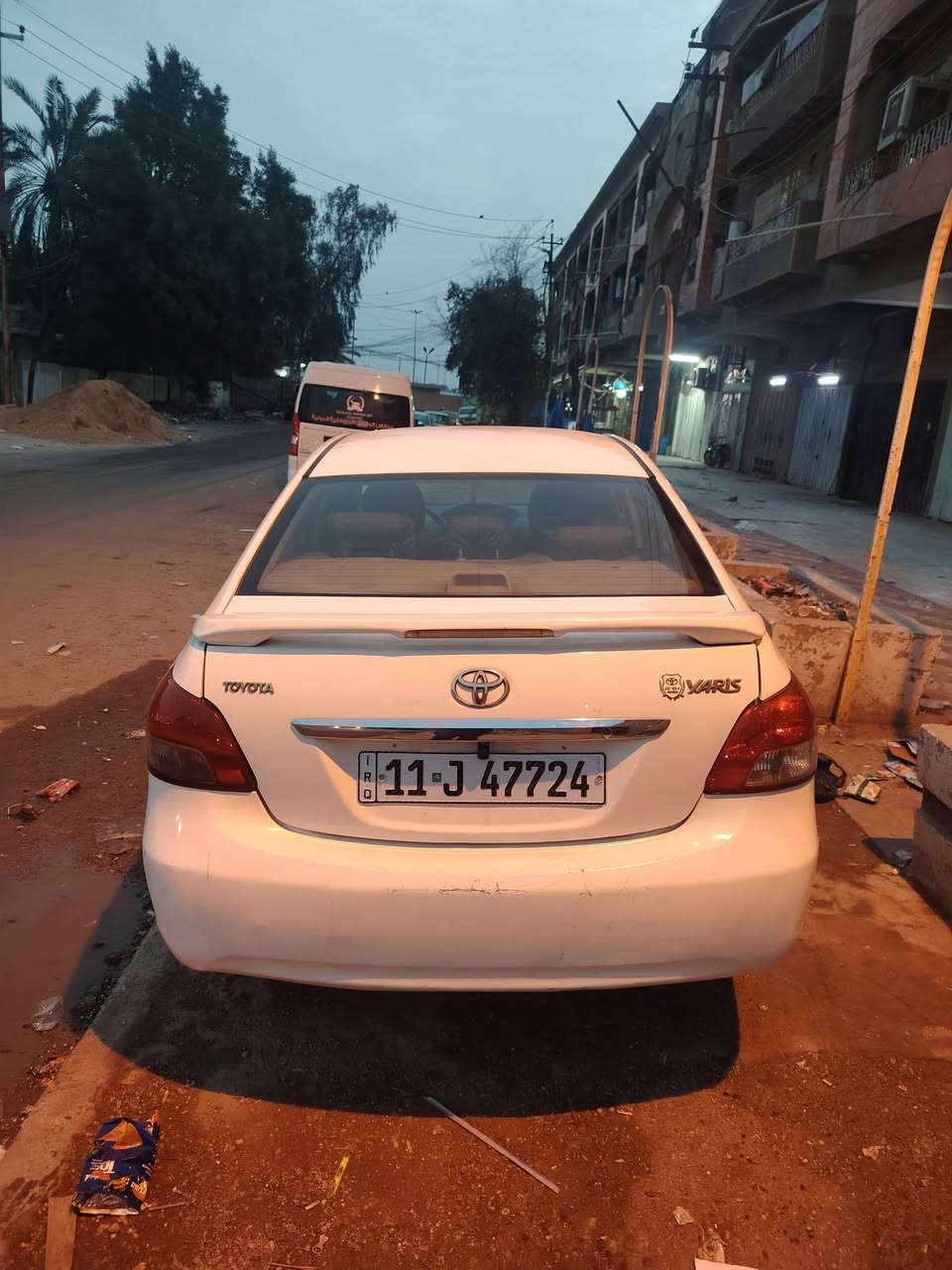 السلام عليكم تيوتا يارس ٢٠٠٧ الكشر مكفول من الصبغ والضربه بيه بس داير الجاملغ بي معجون والمحرك بي تبخير مكاني بغداد الجديدة السعر  ***********
