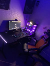 ميز وكرسي گيمينگ • اضاءة RGB • ريموت