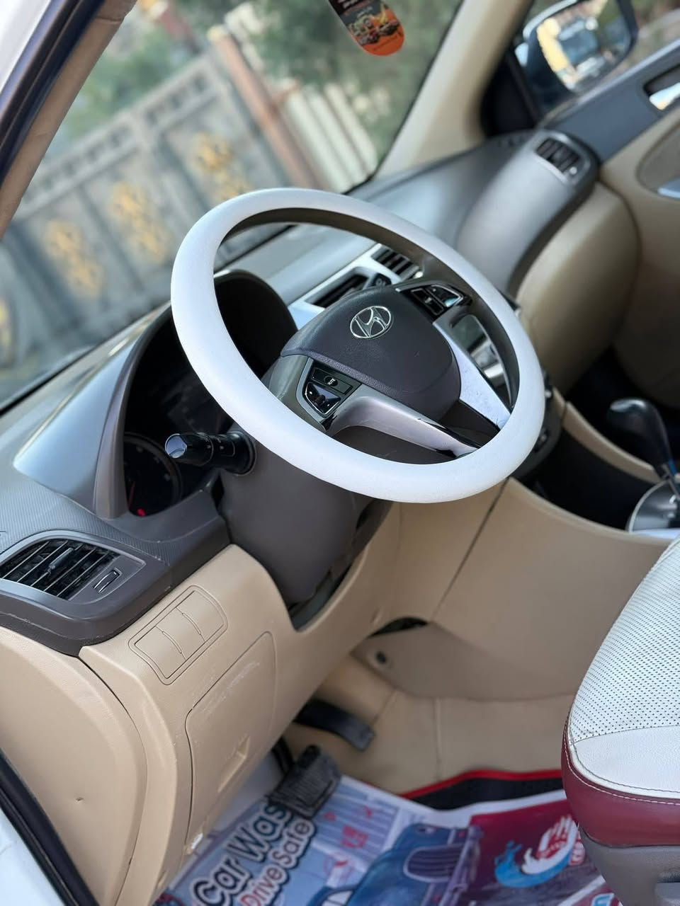 السلام عليكم
اكسنت 2014 خليجي مواصفات بلو فول رقم اربيل نكليزي سنويه جديده باسم عربي تحويل مباشر محرك1600 دوش مامفتوح كير مامفتوح سياره جاهزه تبريد شغال بس مو بارد نقص غاز فقط بيها صبغ جاملغ خلفي وربع البنيد بدون دواخل بدون ضربه شرط سونار وتبديل قطعتين نفس لون شركه باب وجاملغ ماشيه 280 الف 
وعندي فديو تضويحي للسياره …
السعر/60$ مجال قليل بيع او مراوس.
للتواصل. *********** إتصال
