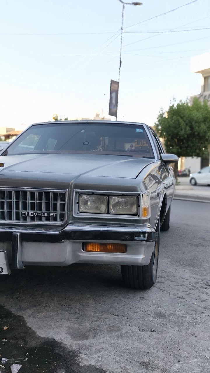 كابرس موديل ١٩٨٧ معمره جديد السياره تخبل وما ناقصها اي شي جاهزه تبريد شغال تجي تفحص وتشوف النظافه السعر ٦٨ وبيها مجال العنوان بغداد المنصور ***********
