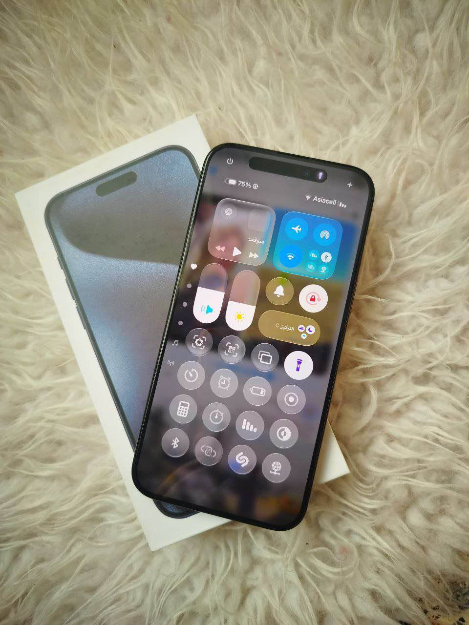 آيفون 15 برو ماكس مكفول شرط الفحص كرتونه اصليه ويه 
ذاكره 256 بطاريه 89 بلاديه الجهاز وتر بروف لون أسود فحمي طافي للبيع او مراوس السعر مليون بي مجال قليل 
مكاني بغداد جسر ديالى *********** بغداد, العراق
