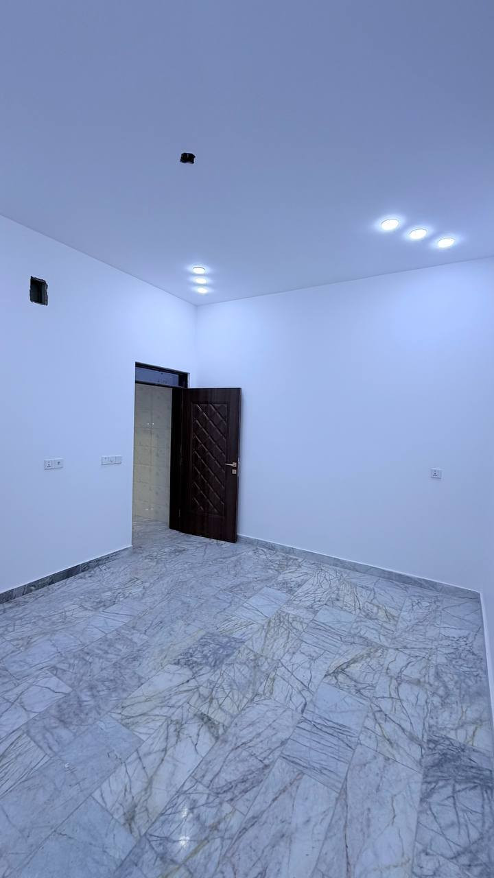 75 متر للبيع حي الجهاد الشارقة 🏘️✨
الواجهة 5 🏢 نزال 15 🚗
يحتوي على 3 نوم وصحيات عدد 2 🛏️🚿
بناء جديد 🏗️
#مكتب_العدل_للعقار الاستفسار
*********** واتساب 📞

