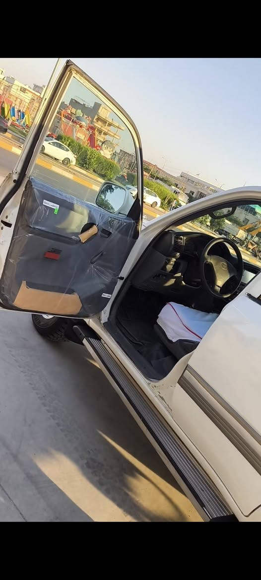 السلام و عليكم مؤنيكا (2000)فول عادي غاز و بنزين  بؤ فرؤشتن پيش اكسل گيرو مه كينه ي به شه رت سه نه وي تا (2028)تازه يه وه كاله ي به ناوي خؤمانه وه يه به شه رتي حاسيبه ي به غداد و تحويل تاقم پيش و دواي تازه گؤراوه لايت زينؤن شاشه سه ياره يه كي تا بليت بي مه سروفه حيزام بؤياغه سه قف و شاني به شه رت قه تره ي پيوه نييه ته نها لاي سه كني بستيكي پيوه وه يه  ناونيشان .كه لار سعري (98) گلاو مه جاليكي زؤركه م ژ.م.*********** كالار, السليمانية
