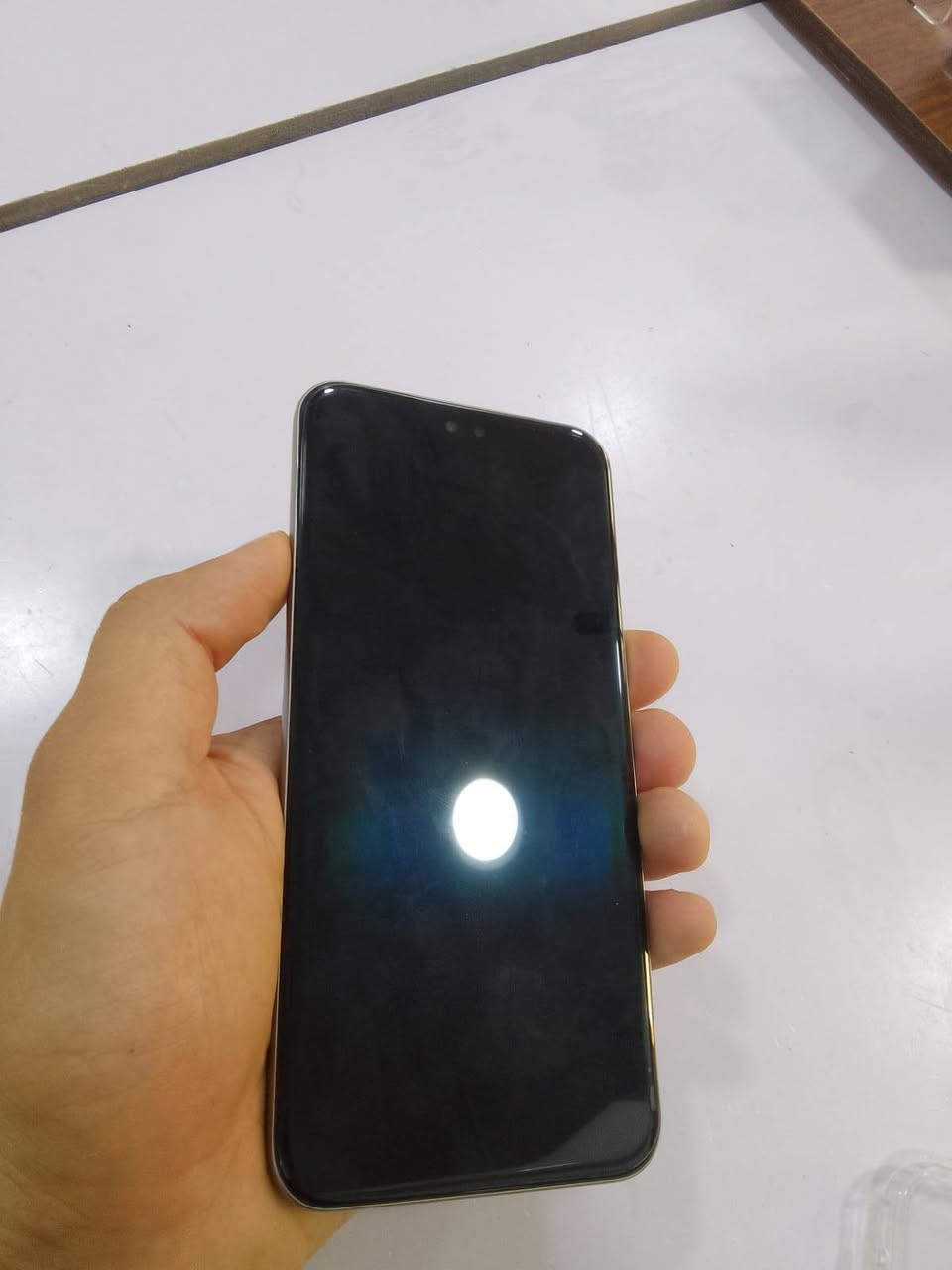 هونر 400 برو 5G جهاز جديد كفاله عامه من كلشي
اكو فطر بس من فوك شوية ميبين كلش
ذاكره 512 و الرام 12+12 باقي مواصفات معروفه
 جهاز بعد حتى الملحقات جدد ما مفتوحات
كامل ملحقات جهاز مع ساعة وايربود وياه / اني رايده بسعر 750 ألف 
 / مكاني طوزخورماتو/ رقم الواتساب ***********
