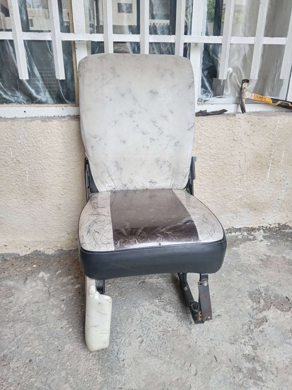 السلام عليكم كشن ثابت مال نيسان عاليه البيع مدوشم وجديد سعر 150 البياع شرطه خامسه  ***********
