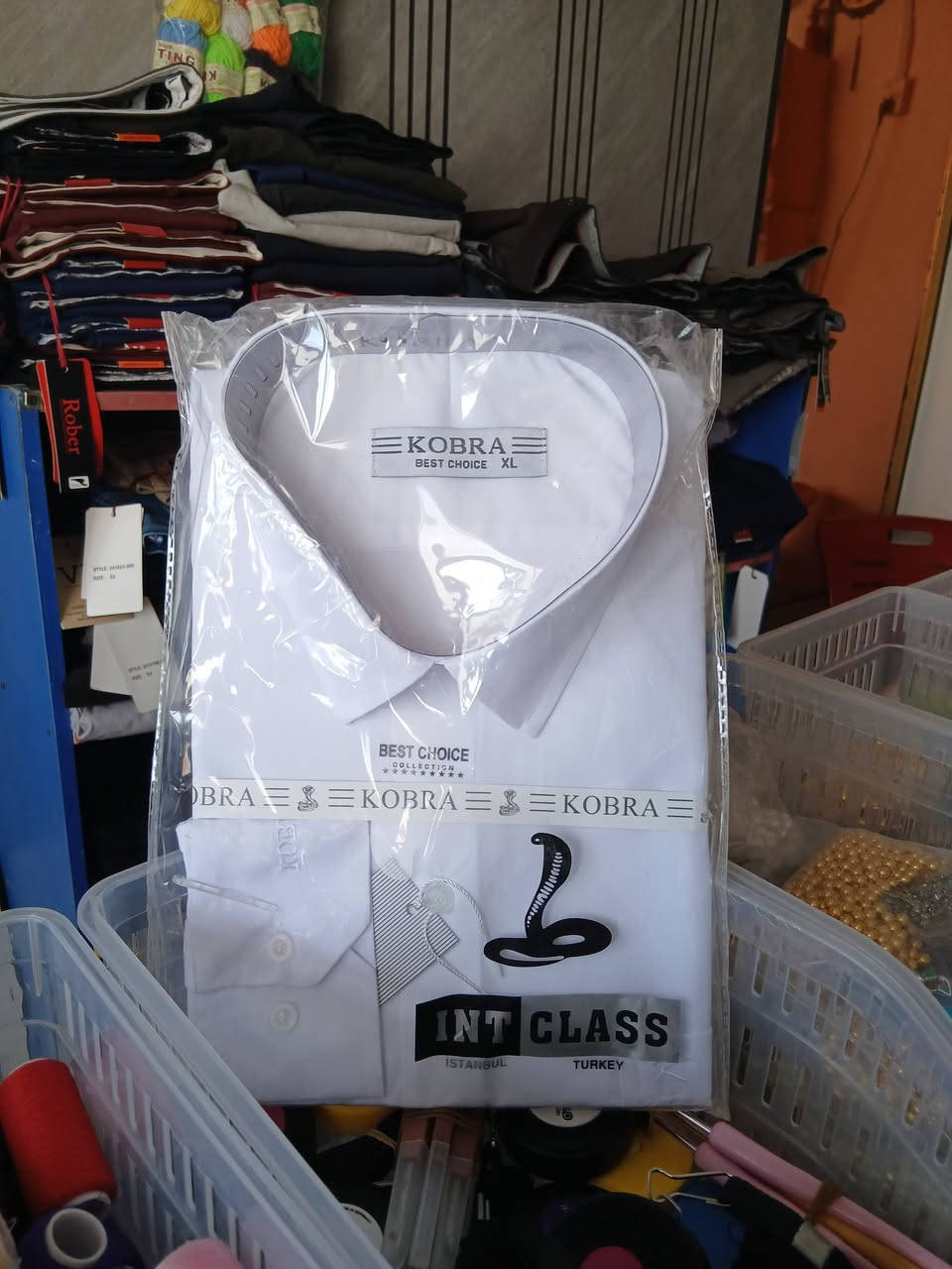 السلام عليكم تصفية محل ملابس بسعر مناسب رجالي النجف حي العداله ***********
