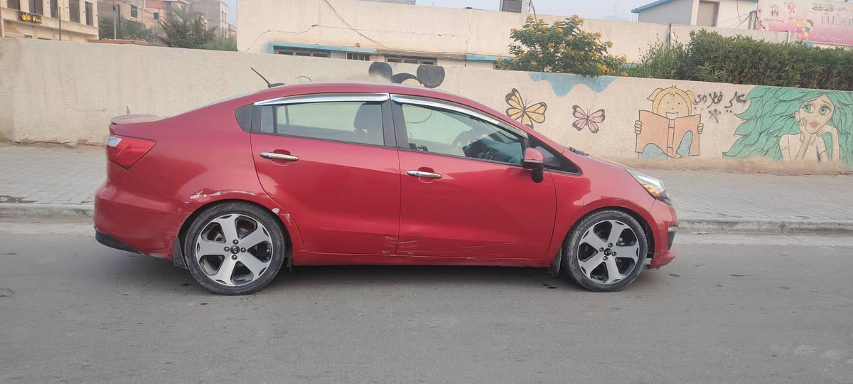 كيا ريو 2016 فول الفول 1/1
جلد فتحه بصمه
سياره ماشيه 52 الف ميل
محرك 1600
اي نواقص مابيها جاهزه من كلشي
حادثها جاملغ خلف الصدر مصلح نفسه حادث خفيف
والباب مال السايق بي طخه ومصلح نفسه بارد بس شغل محلو يرادله ترتيب
سياره نظيفه ومال بيت ومناقصها اي شي
 ويل 17 كروم المرغوب 5 ويل
مكاني بغداد منطقة علي الصالح
السعر 105
رقمي ***********
