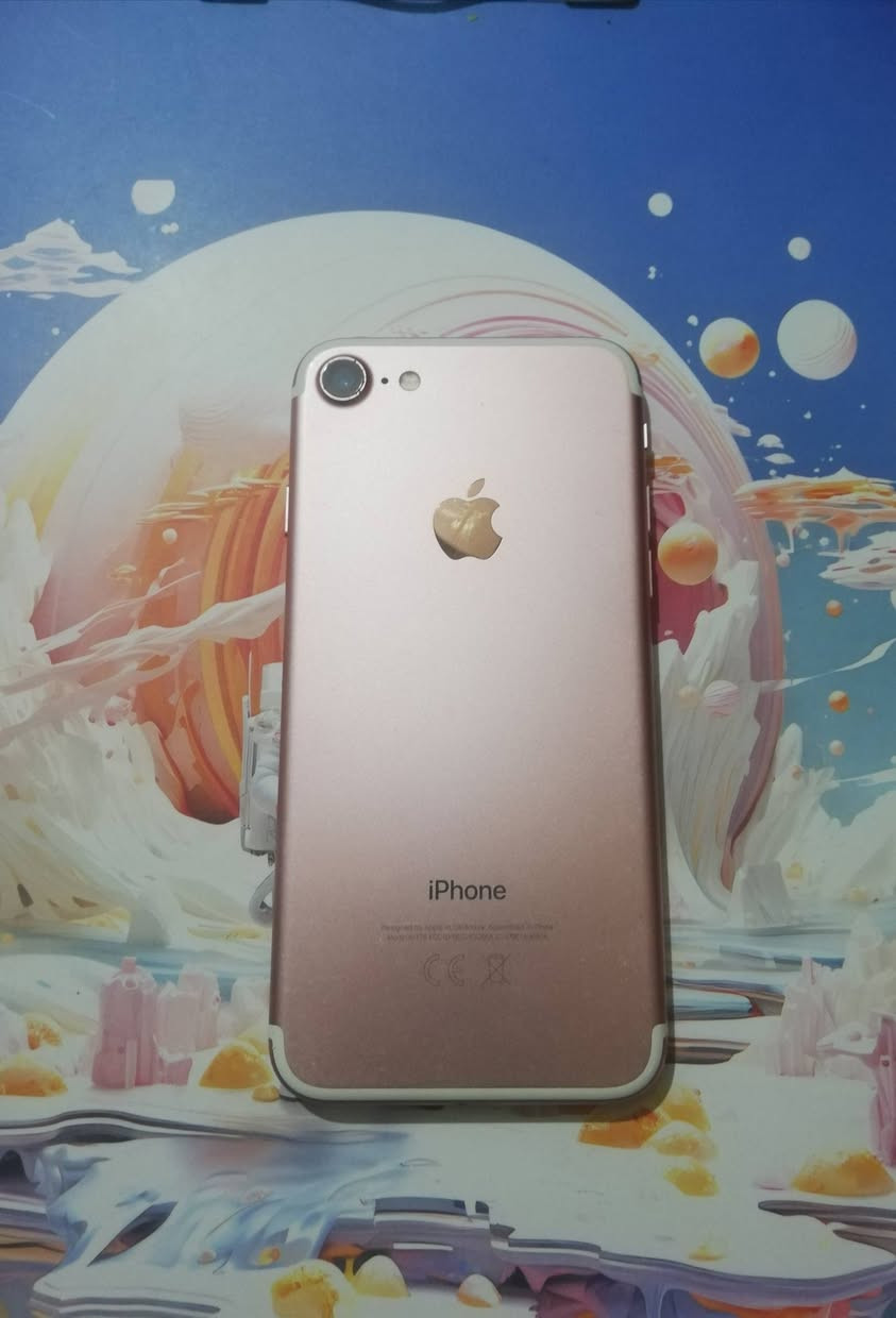 ايفون 7 بطارية 100 السعر 90 الف كلشي شغال بي ***********
