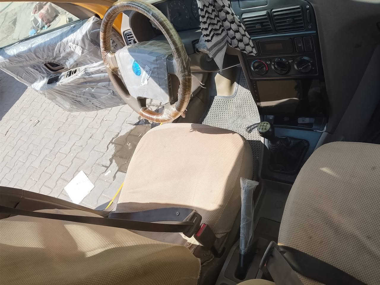 سلام عليكم بيجو لميس اصفر تكسي فقط اخياس بل جاملغات مصلح موديل ٢٠١٥
للاستفسار عن ***********
