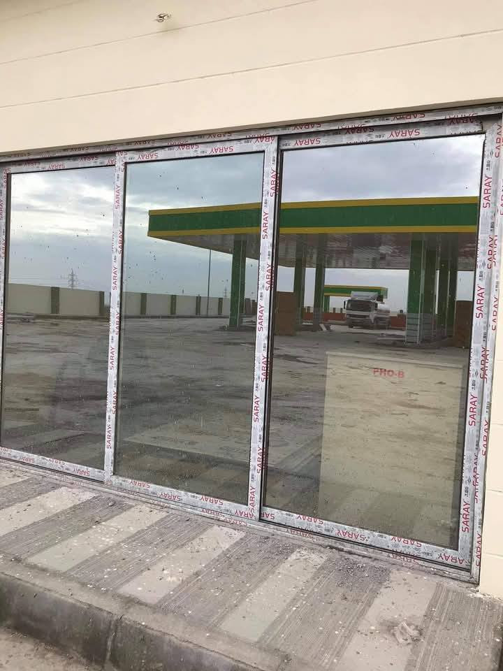 معمل المنيوم انواع ديكورات بلاستيك و محجرات و كوانترات و سلايت مواد تركي saray اصلي  ***********
