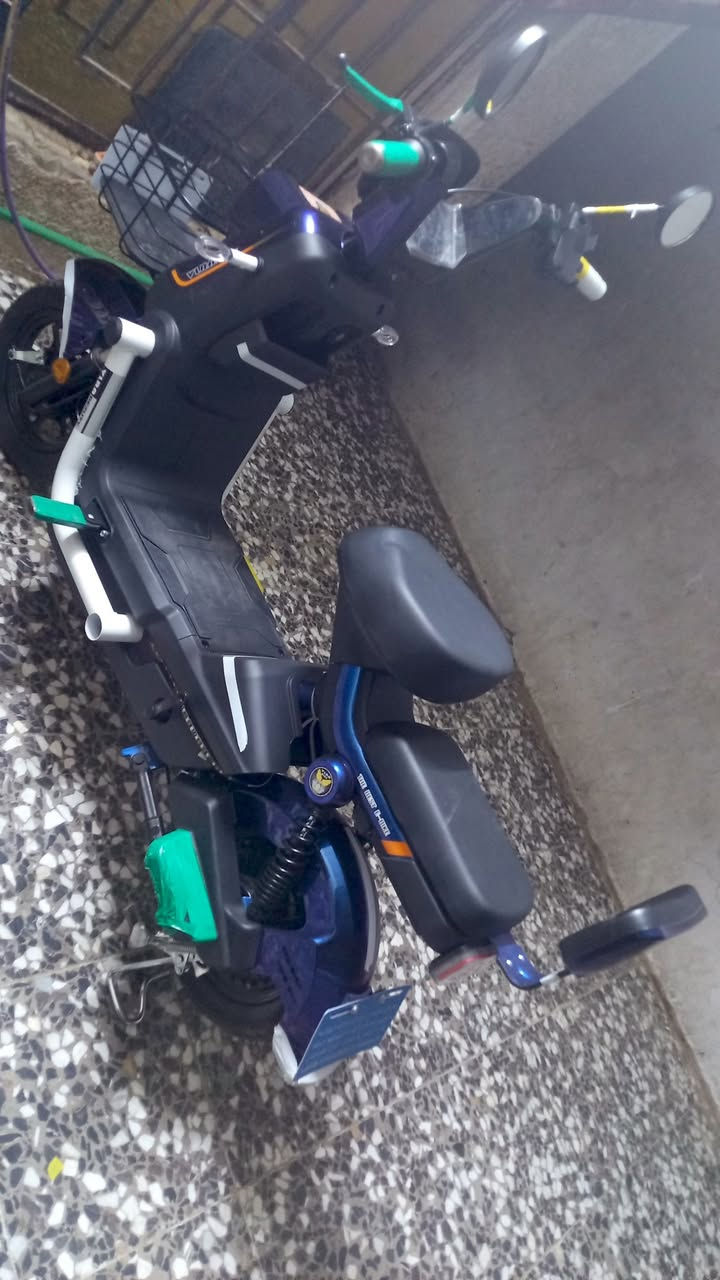 دراجه شحن للبيع المكان بغداد حي الجهاد ***********
