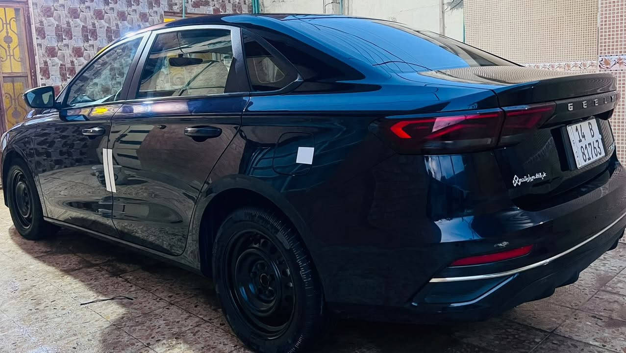 السلام عليكم سياره جيلي ام كراند 2025 رقم بصره . سياره جديده ما ماشيه هواي مال جناي سياره احلى منل صور . مواصفات نص فول . شاشه تحكم استيرن سايد بريك كهربائي 
محرك 1500 تنفس طبيعي مو تيربو 
سعر السياره 120 وبيهه مجال 
العنوان البصره الزبير 
تلفون:***********
