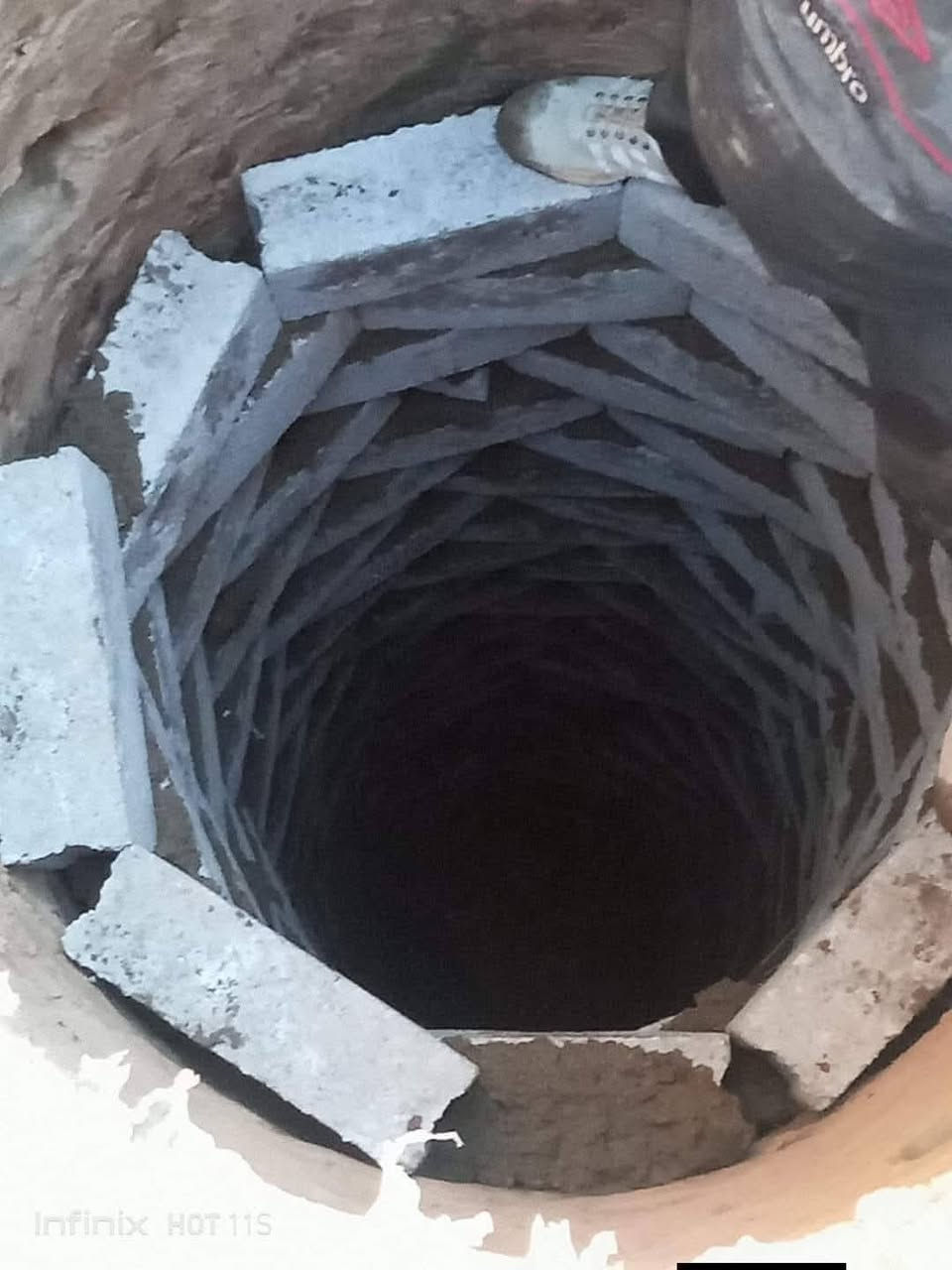 سلام عليكم 

عدنا من جديد كلشي نشتغل ‼️‼️. 

 (شغلك ويانة سهل وممتع)♥. 

1_ حفر بير 🌹. 
2_ تفليش بيت 🌹. 
3_ بناء حائط سياج 🌹.
4_سحب لاين ماء فقط الحفر 🌹. 
واي شي يخص الحفر والبناء وتفليش نشتغل الاستفسار الاتصال على الرقم ***********
