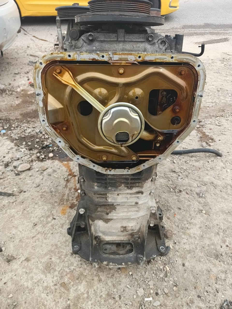 سلام عليكم ورحمة وصلت حاوية محركات ياباني توصيل متوفر 5الف  جملة ومفرد  ***********،، ***********
