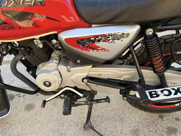 سلام عليكم

دراجه بوكسر جبلي موديل 23 ماشيه 26 الف حقيقي مرقمه جديد باسمي ولوحات الدراجه كلها ع وضع الوكاله كلشي ممبدل بيها نضيفه بمعنى الكلمه كل 10 ابدللها دهن لوكي مولي وفلاتر  وبيها زنون ابو ال 50 الف وتايراتها مال شركه البلاد جوب ممبدلات الدراجه متصرف عليها ولا ربع لان ممتعوبه ومداريها ومعتني بيها كلش تاخذها بوجهك للشارع تشتغل بيها ع باب الله  محركها ممفتوح ابد وخرسه وناعمه 

العنوان/ الاعلام قرب مدينة العاب السيديه 📍

الهاتف/ *********** 📞 متواجد واتساب ورصيد

السعر/ 2.400 مليونين وأربعميه وبيها مجال
