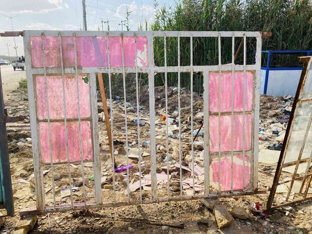 السلام عليكم 
موجود أبواب وشبابيك مستخدم 
شيلمان جديد ومستخدم 
بواري كهرباء 
هنگلاين جديد ومستخدم 
قفص مكيف 
شبابيك حمامات (مفرغات )
أتاري +شيش مستخدم 
مكان المحل شارع الدوايه قرب حسينيه سيد جاسم 
***********
