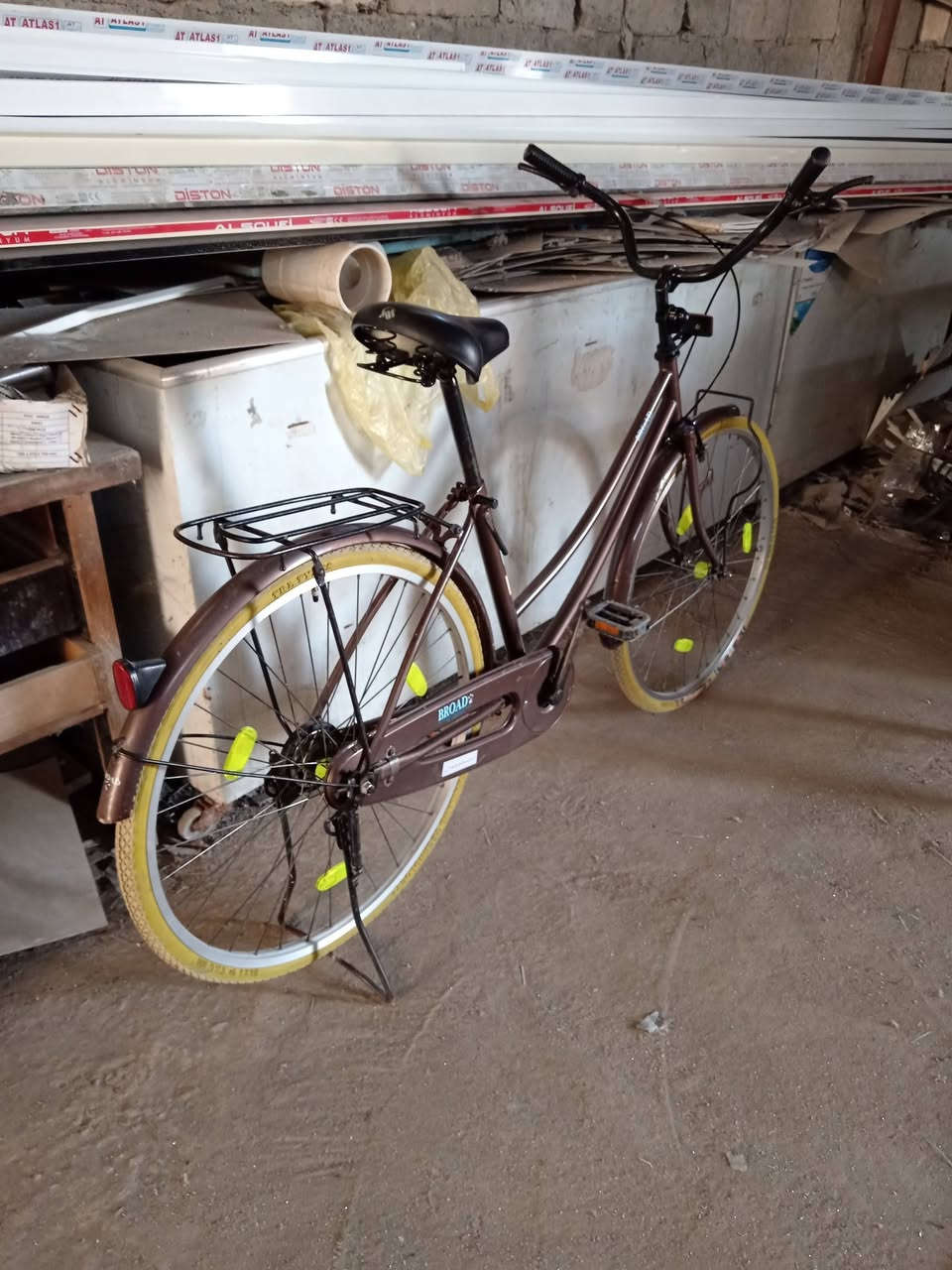 للبيع ٩٠ قفل بي شحوط قليله بغداد ***********
