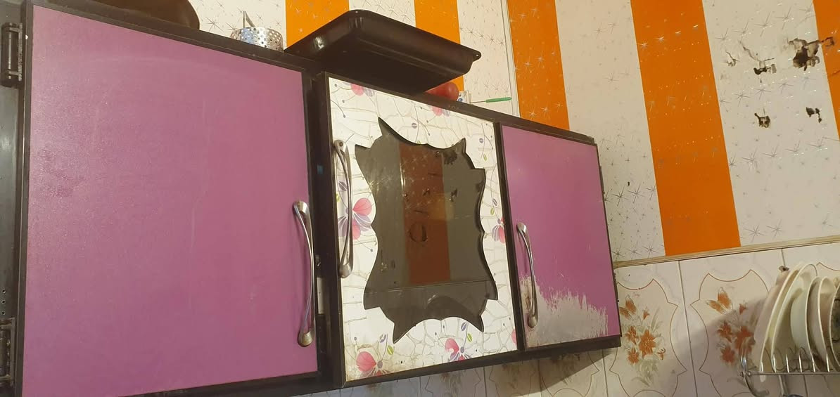 للبيع كاونتر 3 قطع نضيف ومرتب وحالته جيدة وميز مرايه نضيف وثكيل خشب متين ومناسب لغرفة النوم المكان نجف حولي والسعر كاونتر 150 وميز مرايه 40 للاستفسار خاص


**إذا كنت صاحب هذا الإعلان وتريد حذفه لأي سبب، رجاءا أرسل رسالة إلى الدعم الفني**