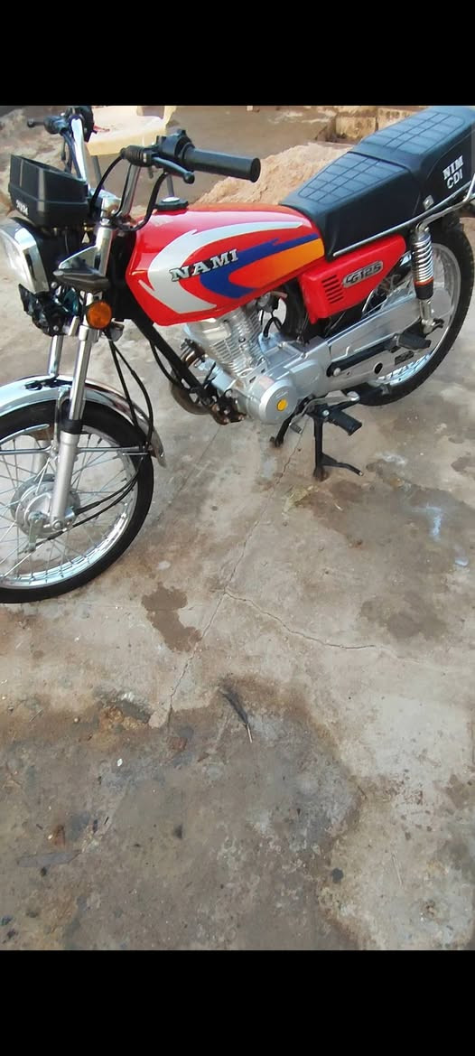 السلام عليكم شباب دراجه للبيع موديل 25 سعر 700 بدون شراي يتصل ***********
