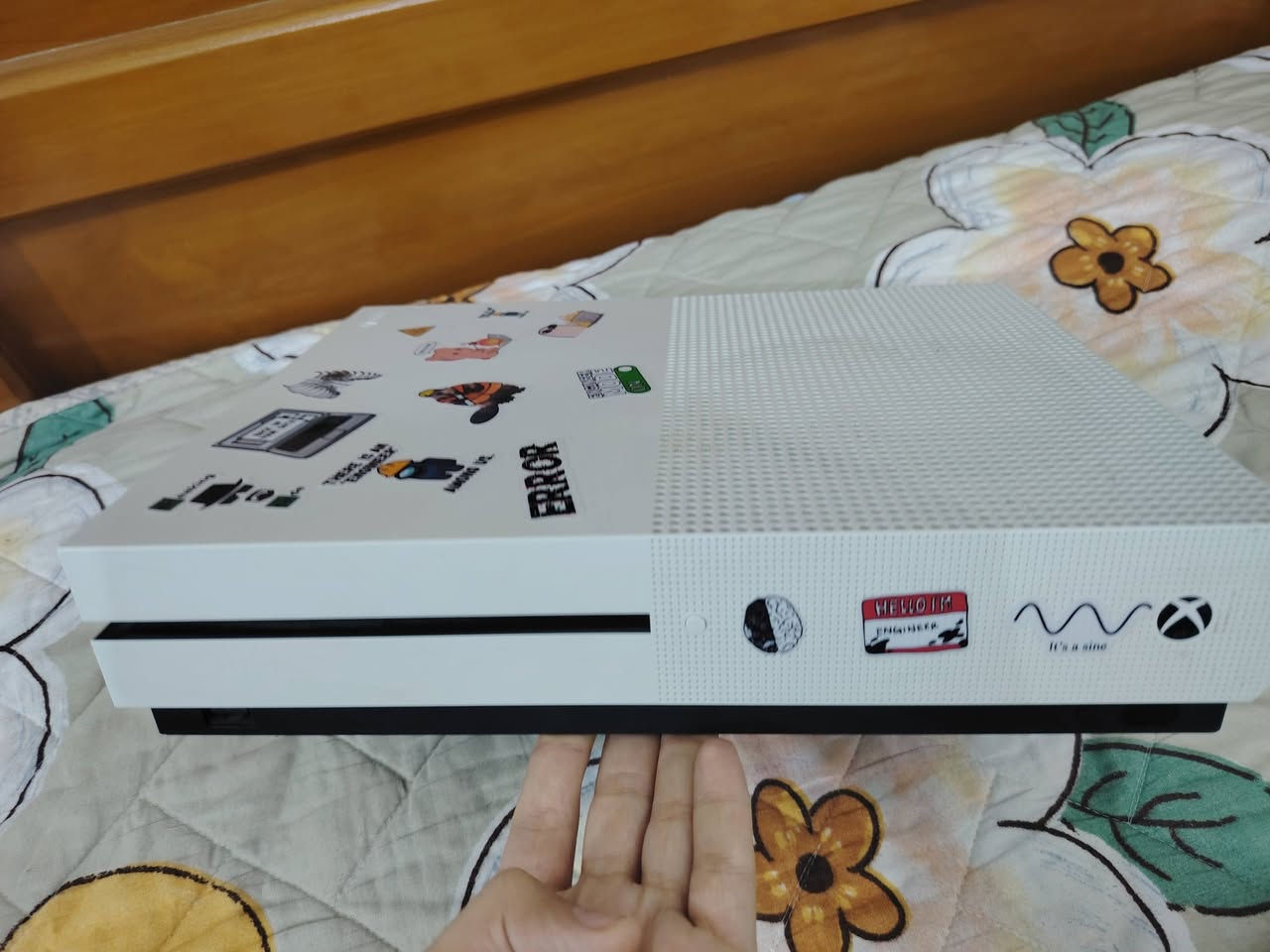اكس بوكس وان اس مساحه 1تيرا مامفتوح  لوك ستيكر كدام عينك مرتب ونضيف تجي يده 1 وياه ويه اليده هديه بطاريه يعني ميحتاج باتريات كامل ملحقاته سعره 190 وبي مجال للطيبين العنوان نجف شارع المطار الجديد خلف جوهره العرب🤍🖤


**إذا كنت صاحب هذا الإعلان وتريد حذفه لأي سبب، رجاءا أرسل رسالة إلى الدعم الفني**