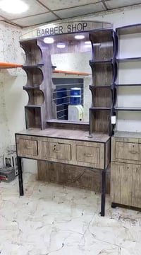 رف حلاقة • خشب MDF • استعمال قليل