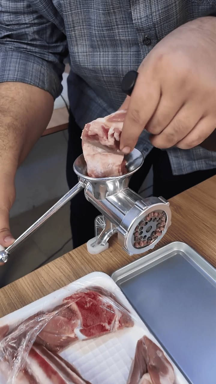 يتوفر مثرامه الحم يدويه الاصيله 
السعر 20 الف فقط يتوفر توصيل جميع أنحاء العراق 
الاستفسار خاص كميه محدوده..


**إذا كنت صاحب هذا الإعلان وتريد حذفه لأي سبب، رجاءا أرسل رسالة إلى الدعم الفني**