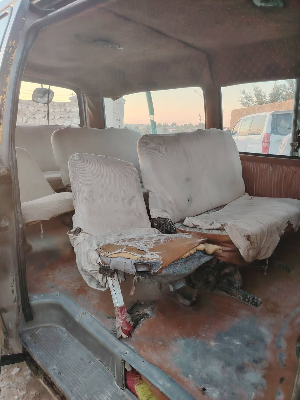 السلام عليكم سياره بريو موديل 2001اصل كير واكسن وتخم تاير جدد مكينه بيه بخار  شواصي واحد معمر عنواني نجف الاستفسار *********** مكلف بل نشر
