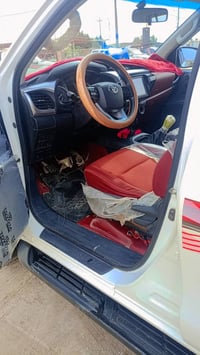 هايلوكس • فورويل • ١٠٥٠٠٠ كم