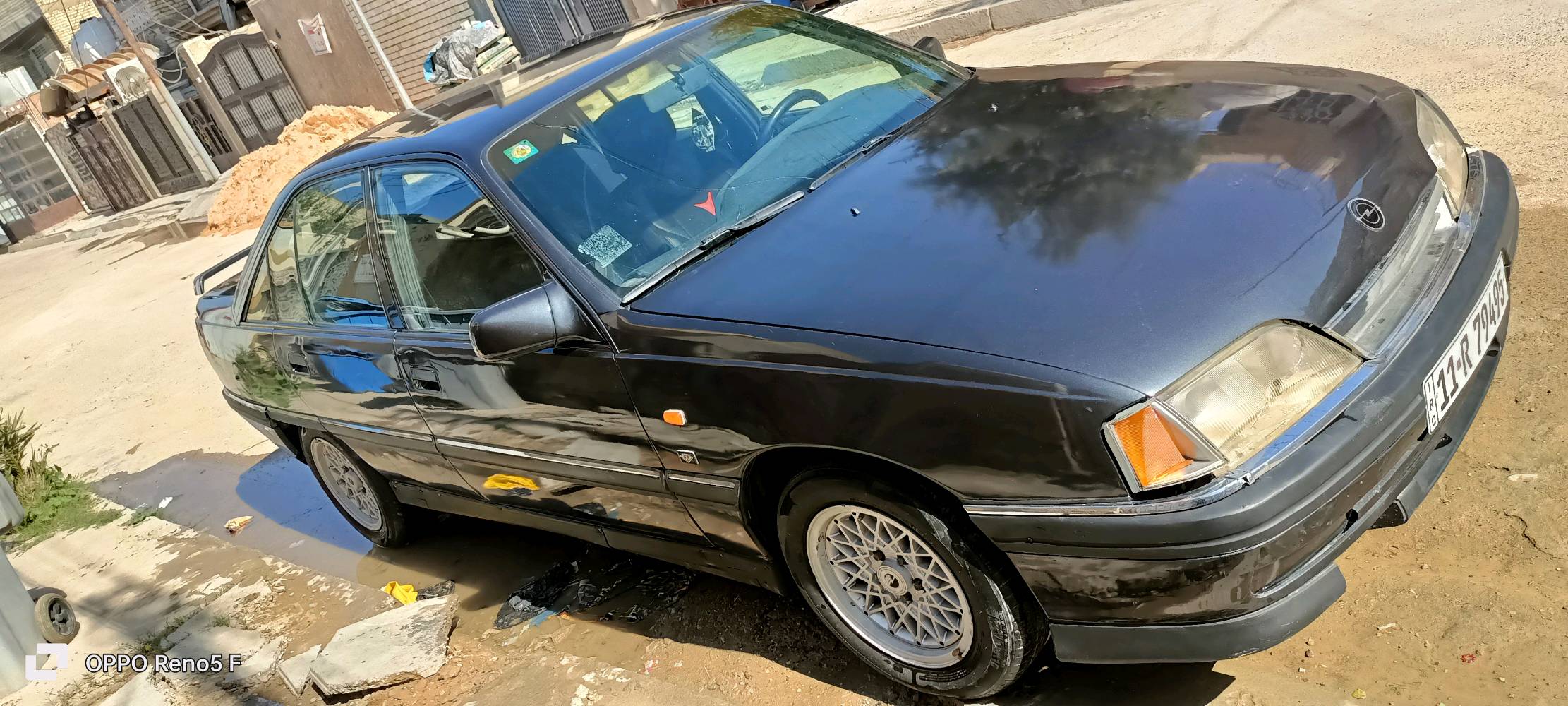 السلام عليكم اوبل اوميكا موديل 1992 كير عادي مكينه 2000 سنويه جديده الى نهايه 2029 رقم انكليزي مسطره رقم بغداد صاحبه يمي كير مكينه مكفوله مصبوغه جماليه لون رصاصي فيلي سنتر لك شغال جام كهرباء بطاين نضيفه دشبول نضيف السياره بيه ونه قليله بالاكسر صدر نص عمر ونقص بطانه تنته بس مكان بغداد العبيدي والمشتل السعر 40 وبيه مجال ***********