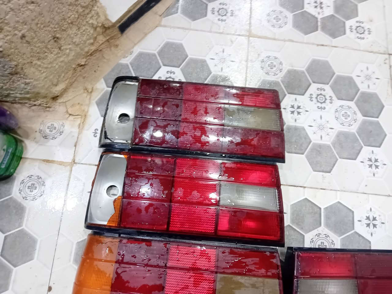 السلام عليكم بك لايتات زعرة زوج نضاف وزوج الإشارة مكسورة وراديتر بي زرف واحد جديد حاويه بس بي زرف واحد بلبوري يتصلح قيم واخذ


**إذا كنت صاحب هذا الإعلان وتريد حذفه لأي سبب، رجاءا أرسل رسالة إلى الدعم الفني**