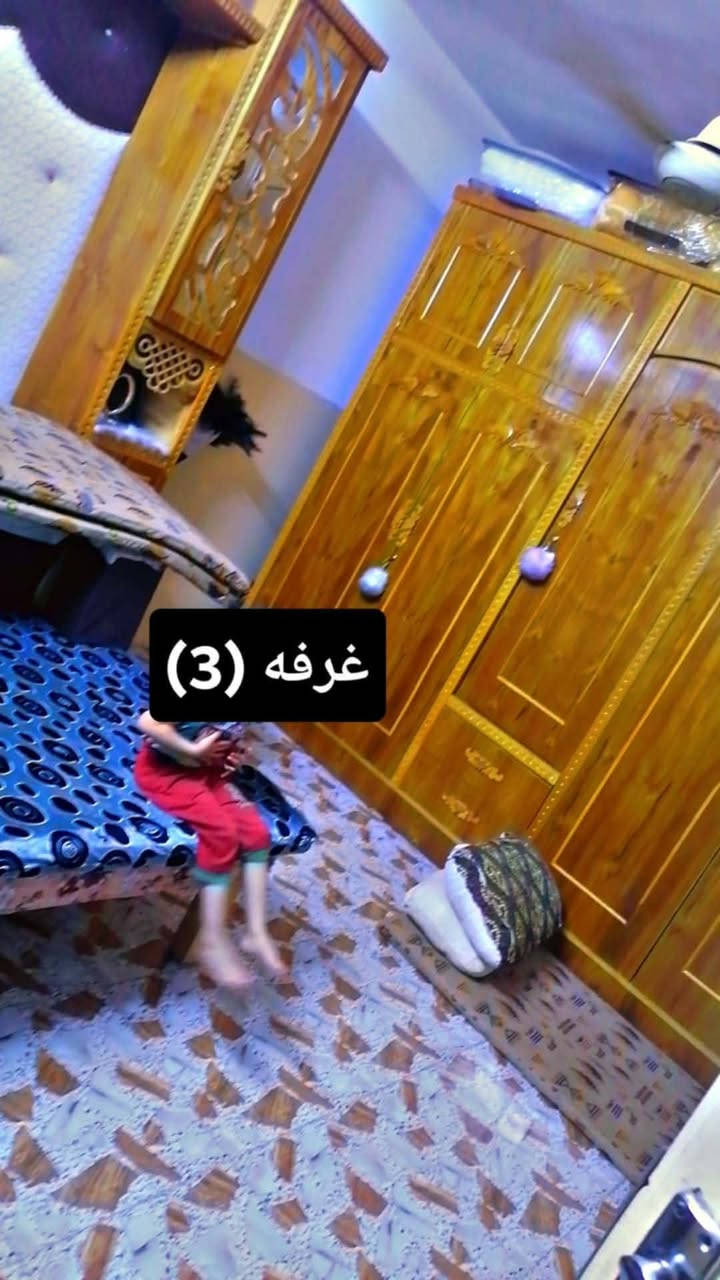 دار للبيع في حي الانتصار المساحة 250 متر سند طابو ثلاث غرف نوم واستقبال ومطبخ  حار بارد وحمام السطح كاشي بيع مستعجل الاتصال على الارقام التالية  ***********و ***********
