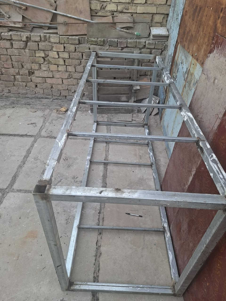 عجانه لولبيه ٢٥ سرعتين واتجاه واحد
عربانه ٦٠×٨٠ 
ميز دخل 
عارضه صمون جرك طول مترتين تشيل ٦ صواني
تسكا حديد 
سماور 
العنوان _بغداد 
الرقم ***********  اتصال فقط فقط فقط 
المو شراي لا يتصل
