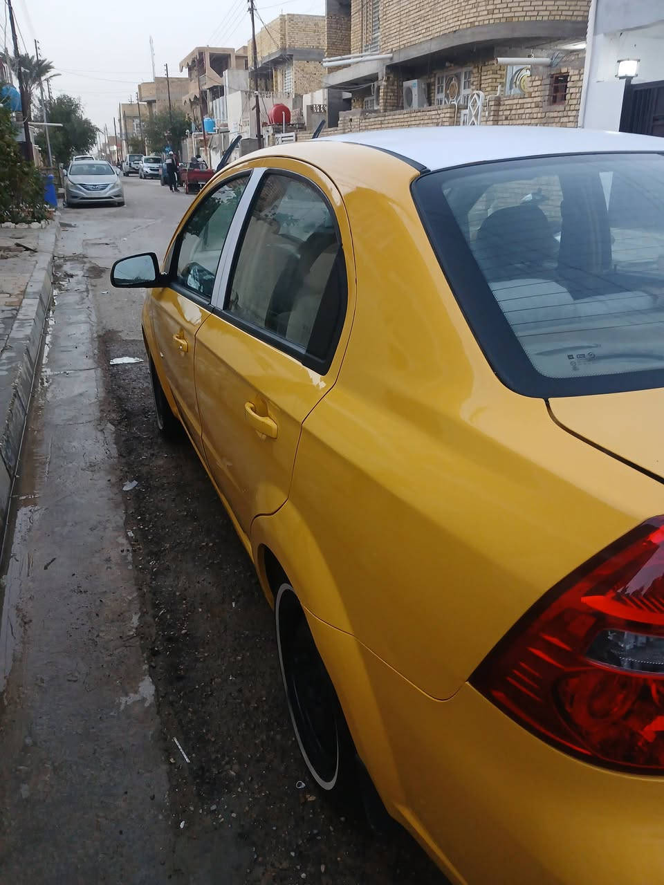 افيو خليجي موديل 2011 شركه العامه 
جاهزة سيارة مكينه كير مكفولات 
حداديه تخم تاير ابو خط الأبيض 
صبغته جديده  سيارة كارتون منك لشارع مال جناي 
رقم واسط مميز تحويل مباشر شرط 
بيه بس صخه بقبق جنطه شواصي تكم لغود شرط مكفولات 
بدون دواخل السيارة مكان السيارة كوت 
سعرها 55  الشراي يتصل ***********
