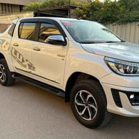 هايلوكس ٢٠٢٠ 6 سلندر  بيها ضربه فقط جاملغ كما موضح بالصوره ماشيه ٧٠ ال...