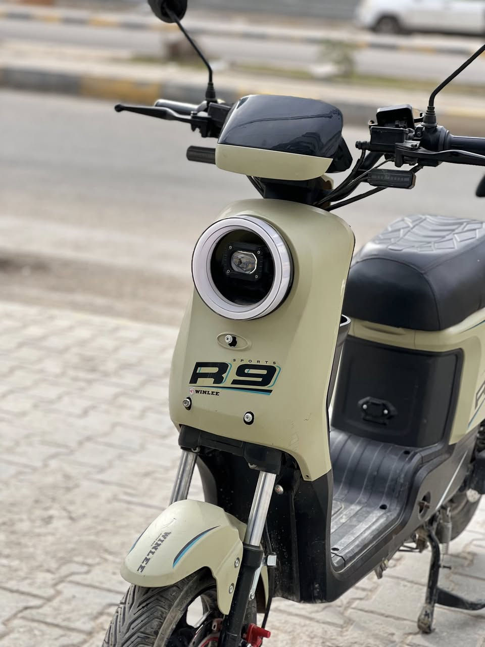 🔥 للبيع دراجة R9 مستعملة 🔥

دراجة R9 بحالة ممتازة
قوية وسريعة – مناسبة للشباب ومحبي السرعة

📌 المواصفات:

 • المحرك: قوي وأدائه عالي
 • الحالة: نظيفة وجاهزة للاستخدام
 • الاستعمال: خفيف
 • لا تحتاج أي تصليح

***********
