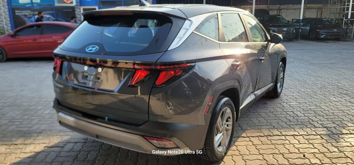 هونداي توسان 2025 مرقمه شهداء وارد امريكي محرك 2500  ماشه 14 الف فقط
ضرر تبديل جاملغ وبنيد وصبغ بابين فقط شاصي لغد كفاله
السعر 167 
*********** واتساب
