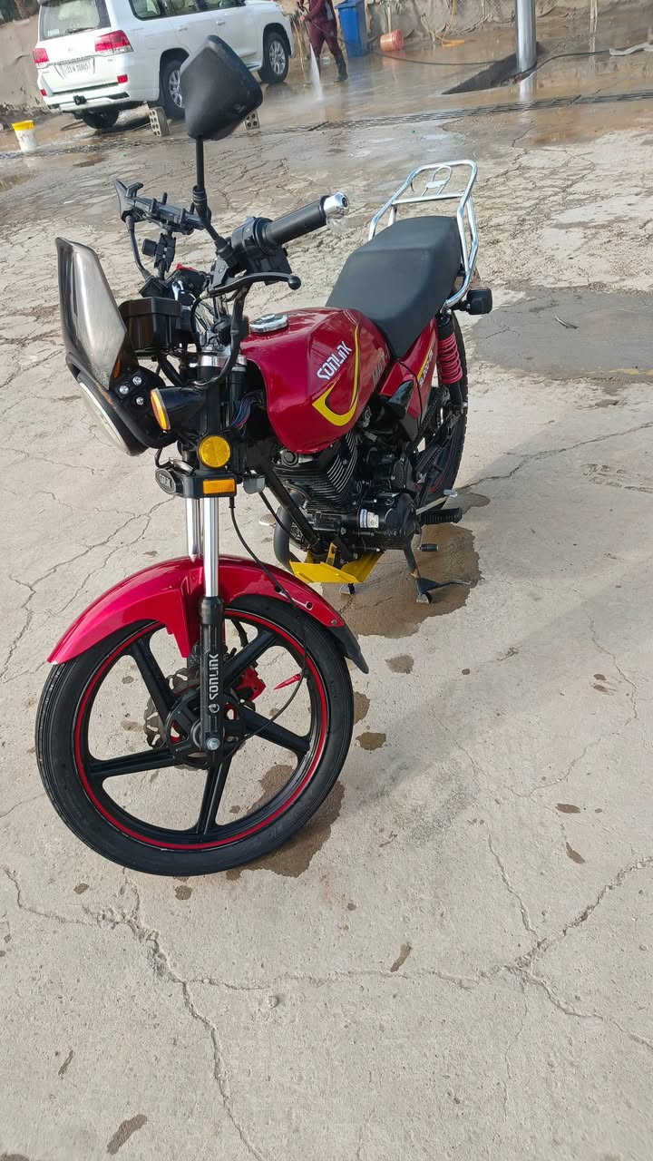 سلام عليكم 
دراجه نوع سونك ماكس حلوه مرتبه ماناقصه اي شي مكينه مامفتوحه موديل ٢٠٢٥ محرك ٢٠٠ 
كلشي بيه شغال 
اوراق وكيل سكنر مكاتبه وكيل مجمع الياباني موجودة
للبيع سعره ٩٢٥ وبيه مجال 
مكاني بابل محاويل
***********
***********
