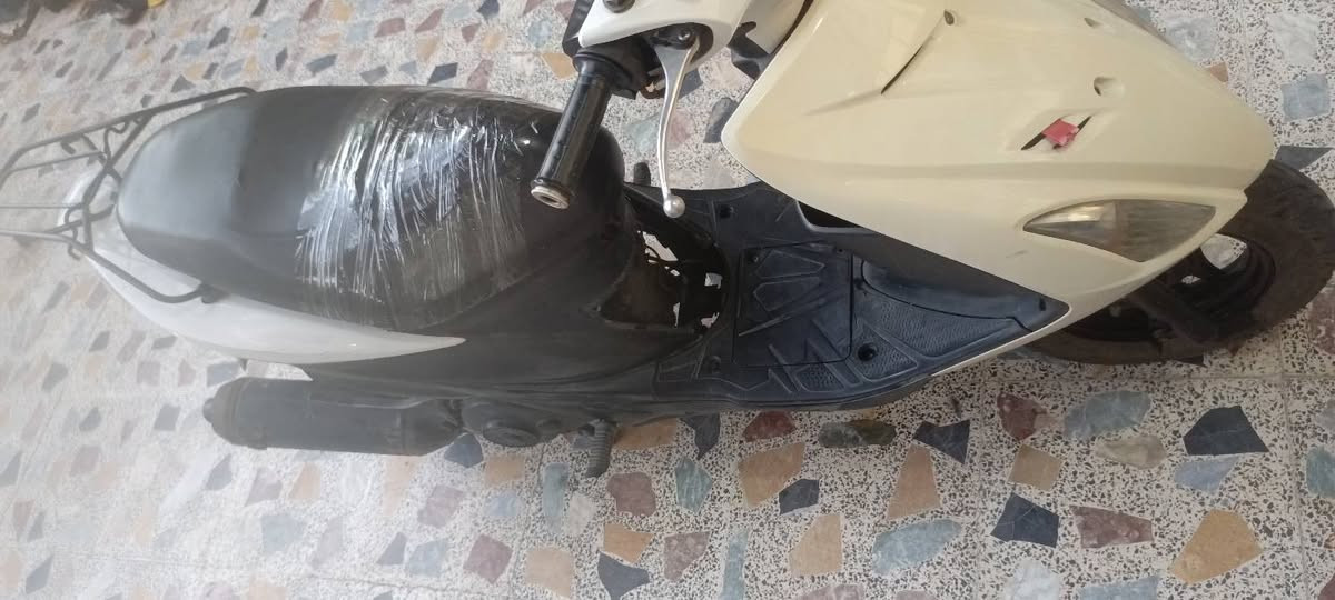 ادرس حديث للبيع دراجة مجفته بالجديد بعده على السحك اكفله من السرقة ومن اي شي قانوني الكهربائيات شغالة وسلف تشتغل دراجة ناعمه وقوية الي يحب يستفسر اكثر يراسلني او يتصل على هذا الرقم واني بالخدمة ***********
