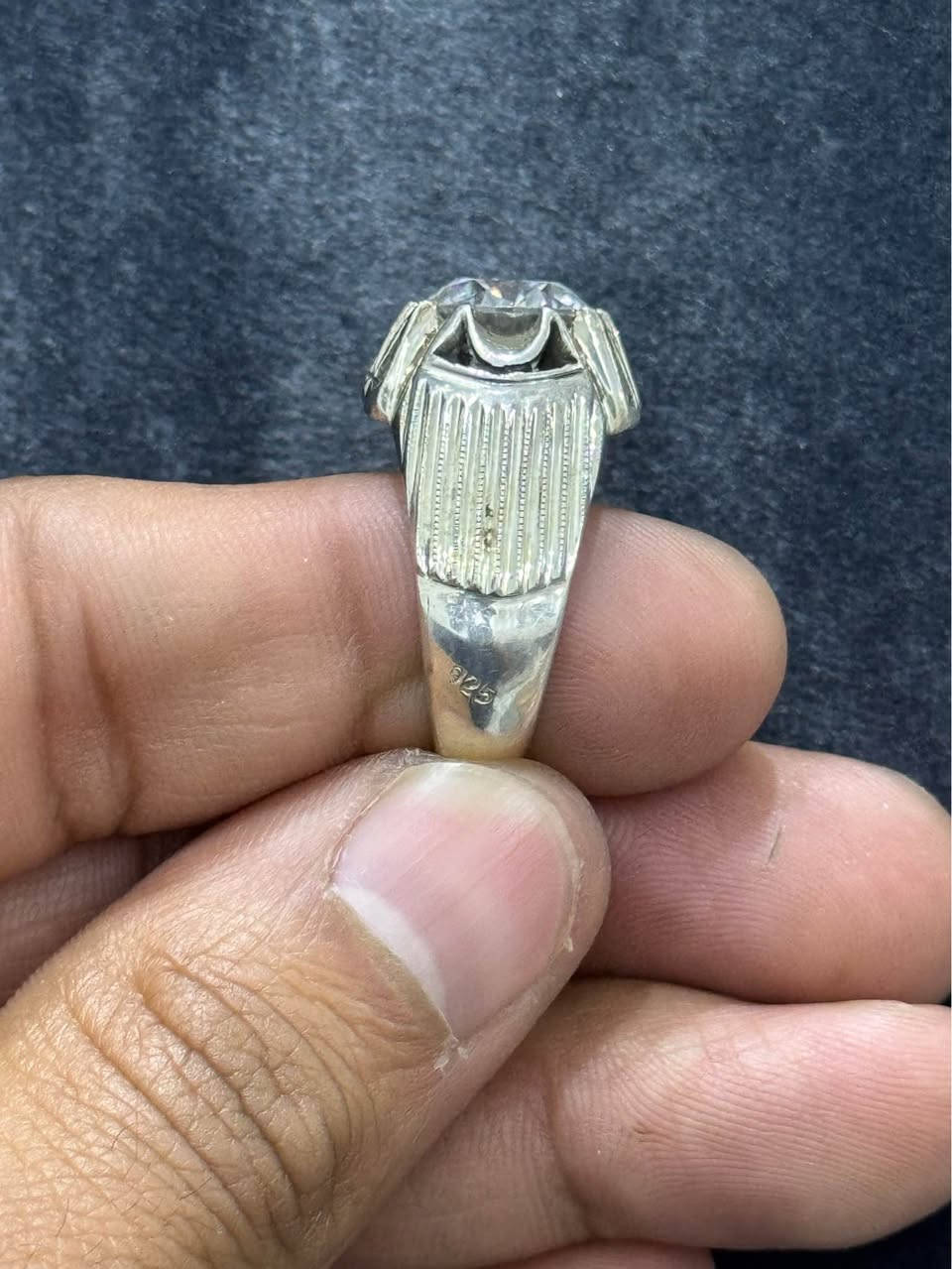 اللهم صل على محمد وال محمد 
خاتم موزنايت صلابه الالماس
قطعه جميله فاير عالي ملبوس راقي
صياغه يدويه فضه عيار 925
مقاس الخاتم ''25''
يتوفر توصيل كافه محافضات العراق البصرة, العراق


**إذا كنت صاحب هذا الإعلان وتريد حذفه لأي سبب، رجاءا أرسل رسالة إلى الدعم الفني**