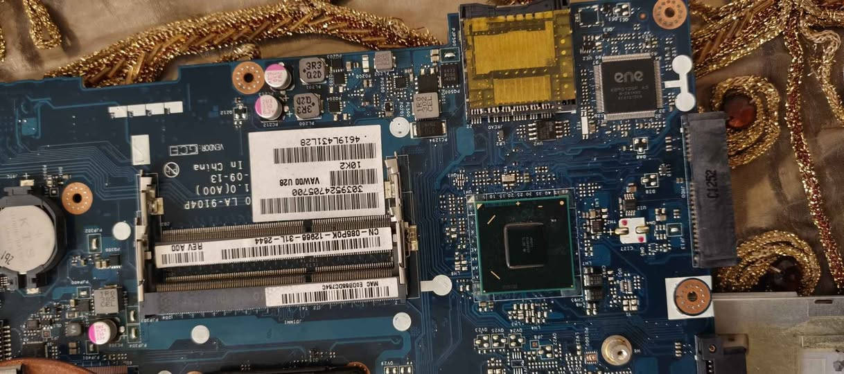 قطع غيارDell Latitude 3540.للبيع تتكون من لوحة الام وكيبورت ومعالج و مروحة و سماعه و قطع غيار كم الصور سعرهم ١٠٠ كله وبي مجال بغداد, العراق


**إذا كنت صاحب هذا الإعلان وتريد حذفه لأي سبب، رجاءا أرسل رسالة إلى الدعم الفني**