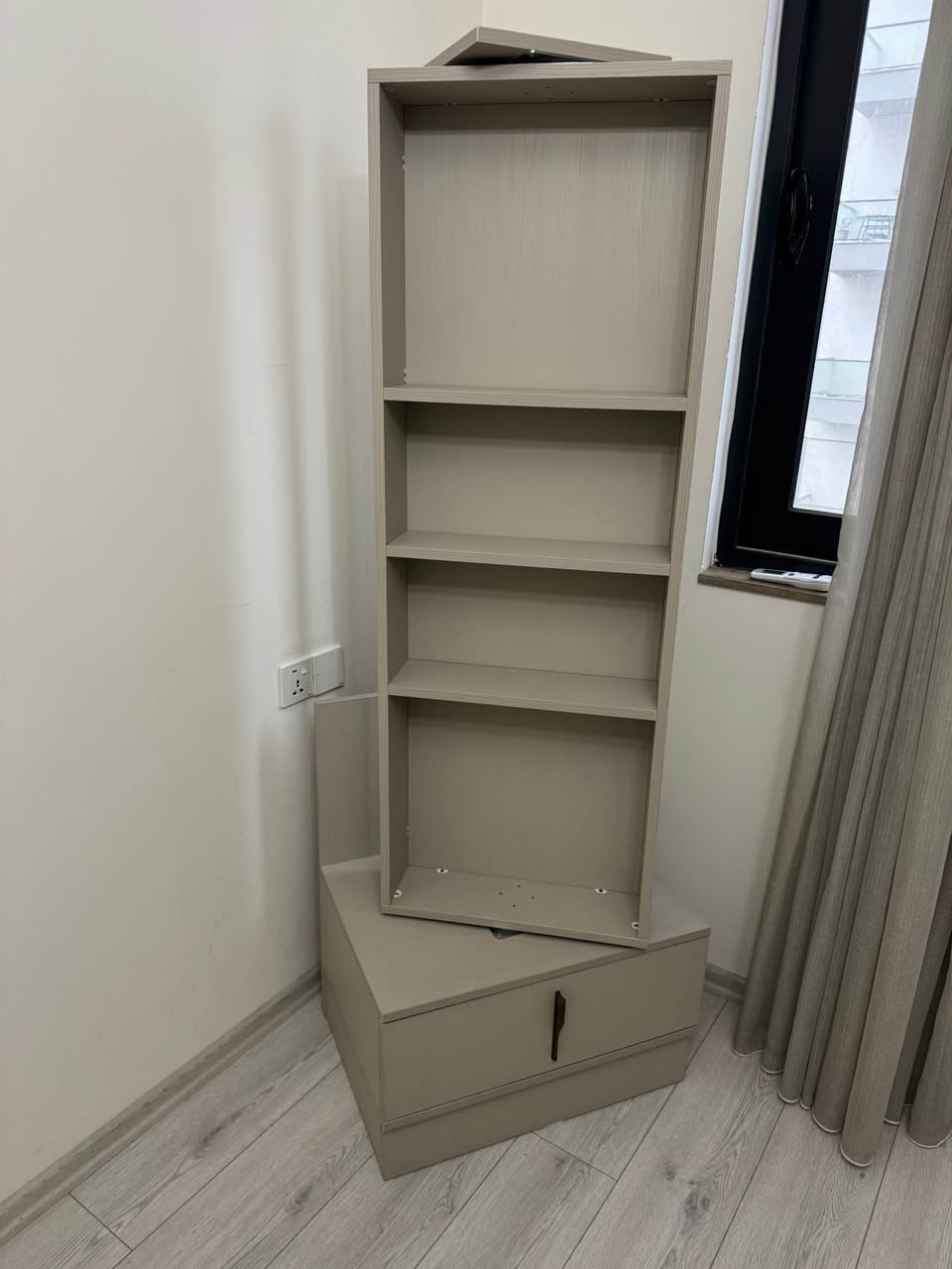 غرفة ١٠ قطع مع دوشك و مخزن تحته مستعملة شبه جديد أربيل, العراق


**إذا كنت صاحب هذا الإعلان وتريد حذفه لأي سبب، رجاءا أرسل رسالة إلى الدعم الفني**