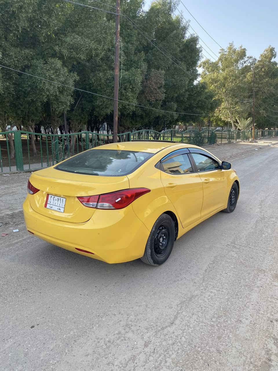 السلام عليكم النتره ٢٠١٣ حادثها قبق جنطه وبيها شويه بل حوض وطخه بل جاملغ الخلفي السياره كلش حلوه صبغه جديده مكينه ١٨٠٠ دوش كير مكينه صدر كهربائيات كله خير من الله جاهزه ربع ماتصرف عليها مدوشمه عام سگف گاعيه كشنات والسياره فول مواصفات عده البصمه مكانها بغداد السياره حلوه ويل عافيه عل ياخذها سعرها ١٠٠ وبيها مجال تحويل ثاني يوم 
***********
