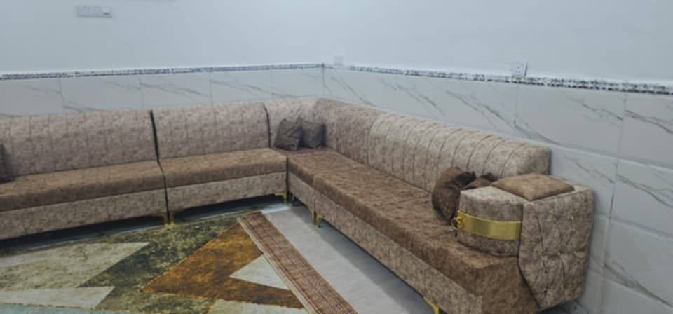 ديوان تركي خشب تزكام تفصال مو سوكي عشر مقاعد مستخدم اقل من اسبوع مستعجلين ع بيعته نضيف كلش بدون اي ضرر السعر ٣٥٠ وبي مجال بسيط للشراي


**إذا كنت صاحب هذا الإعلان وتريد حذفه لأي سبب، رجاءا أرسل رسالة إلى الدعم الفني**