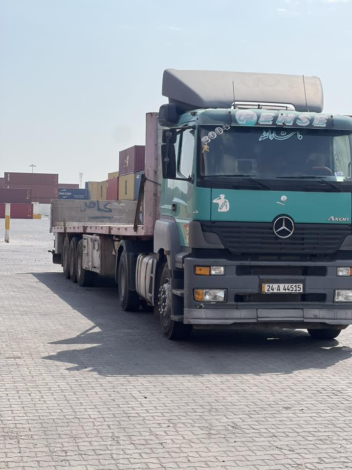 السلام عليكم اكسور ٢٠٠٤ سنويه جديده رقم دهوك كير عادي مكينه بيها نفخ قليل مربوطه فلات عربانه حيل نظيفه والسياره نظيفه من جوه الشغل مصرف عليها ماعايزها بس ستر الله السياره ١٨٥ للتواصل *********** السياره موجوده بل موصل
