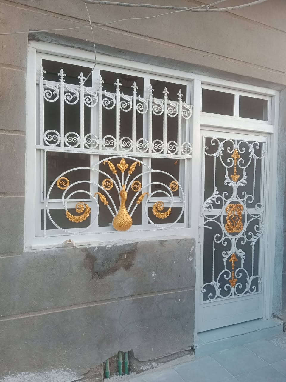 السلام عليكم
صبغ وتنضيف الشبابيك والابوب باسعار مناسبة 
***********
***********
