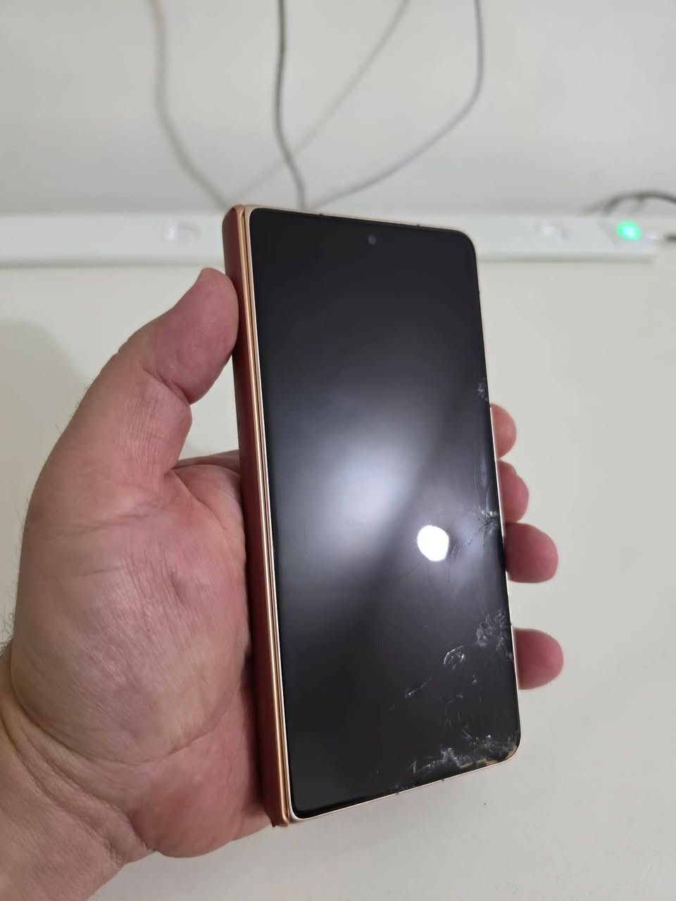 Honor 
V3
512 /12
كلشي واضح بلصور
ضرر بكلا الشاشتين
نسخه عالمي 
دبل خط
  عربي بل كامل 
كل شغال شرط الفحص وضمان
كامرات اتصال واي فاي شحن 
بدون ملحقات فقط تلفون 
بسعر x9d
450 الف قفل 🔐 🔐 🔐
بغداد الكرخ 
يوجد توصيل
***********
