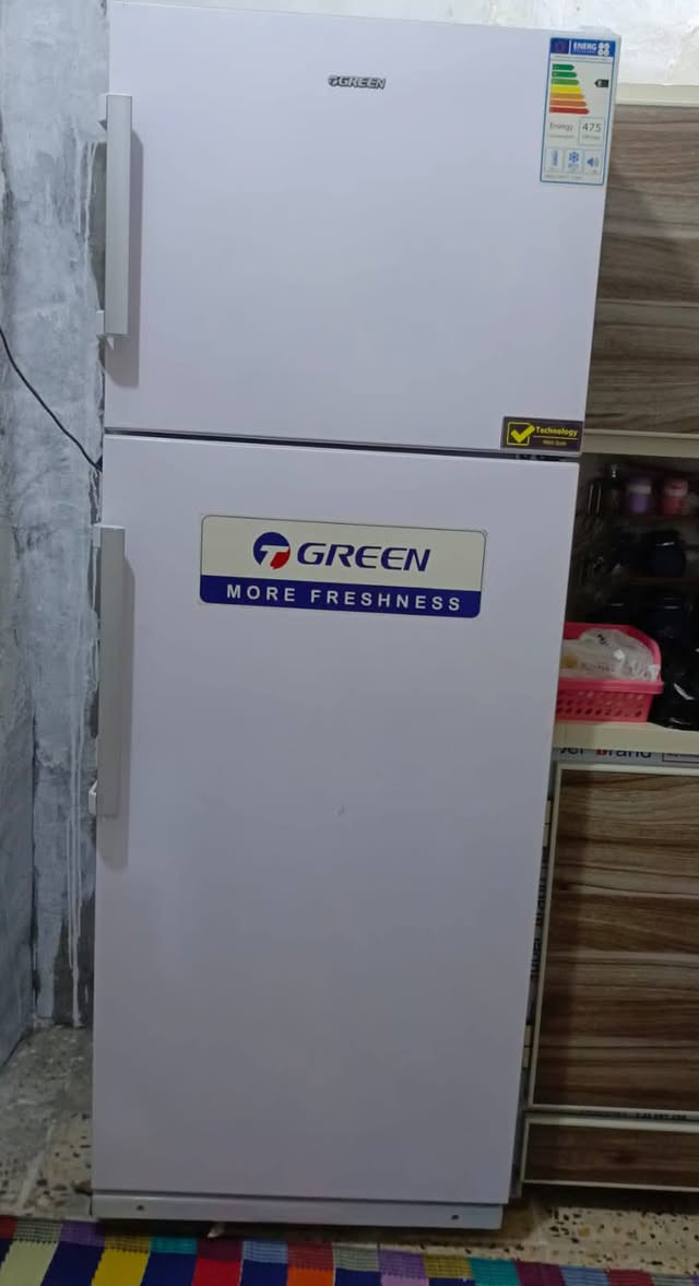 السلام عليكم ثلاجه لبيع نضيفه استخدام قليل سعر 650 وبيه مجال للاستفسار ***********
