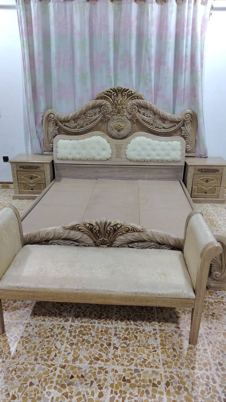 غرفه نوم تركي للبيع سعر 500 الف حي المثنى *********** أو ***********
